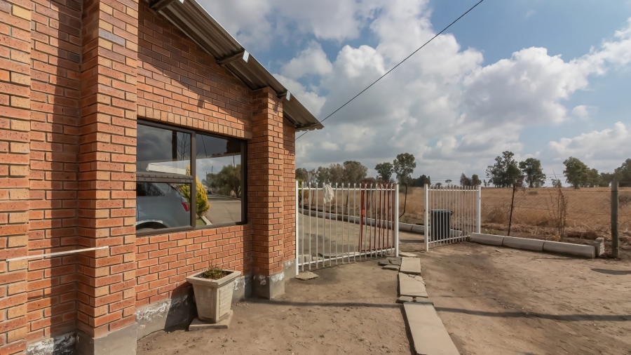 3 Bedroom Property for Sale in Kroonstad Rural Free State